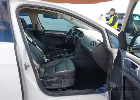 2015 Volkswagen Golf Sportwagen Tdi S 4-Door z USA, uszkodzony, nr VIN 3VWFA7AU8FM520449